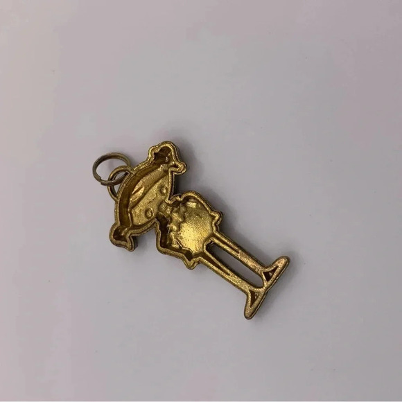 Gold tone little girl pendant - Picture 3 of 5